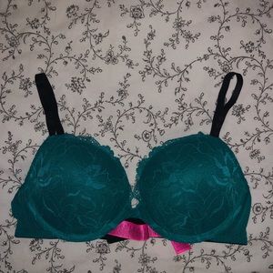 32C bras from La Senza